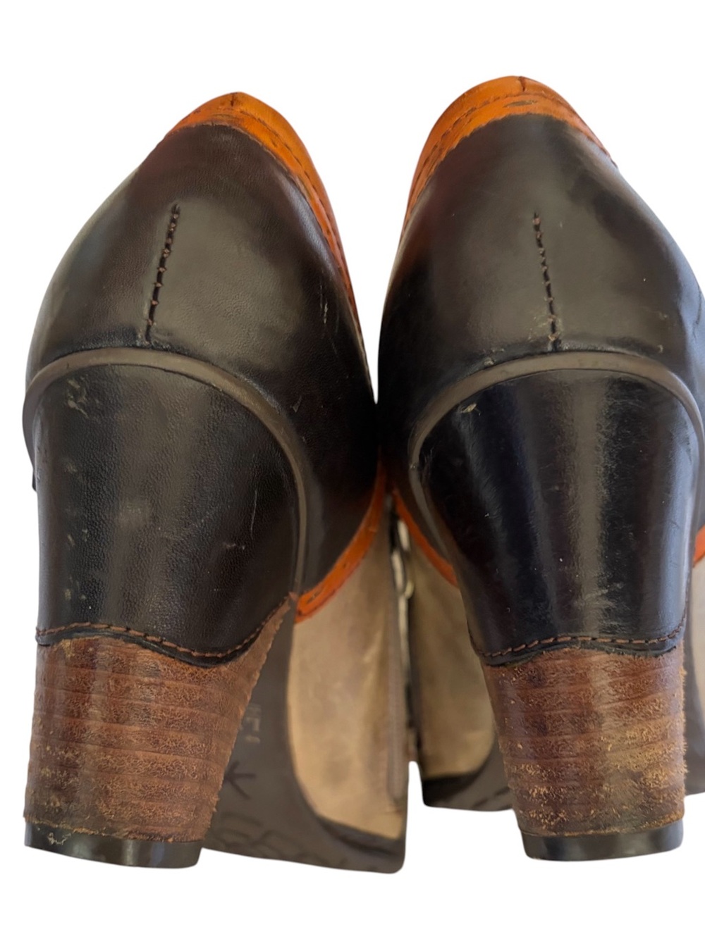 L’Artiste hand painted tooled leather ankle bootie - Picture 5 of 6